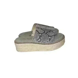 NIB New In Box diba true size us 7 sandals High Platform